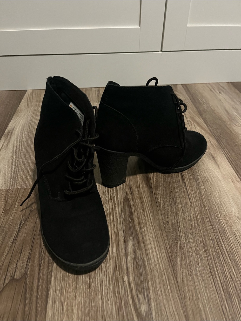 Timberland Women's Tillston Black Chukka Booties Size 6.5 like new